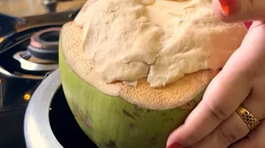 Daab Chingri Recipe: Prawns Cooked in Tender Coconut Shell 5